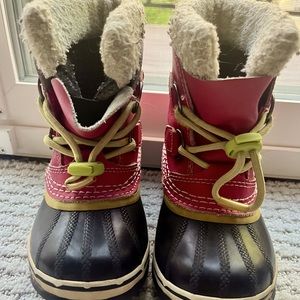 Very cute kids Sorel boots size 11!